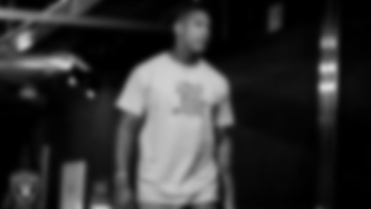 Las Vegas Raiders tight end Darren Waller (83) arrives to the regular season home game against the Kansas City Chiefs.