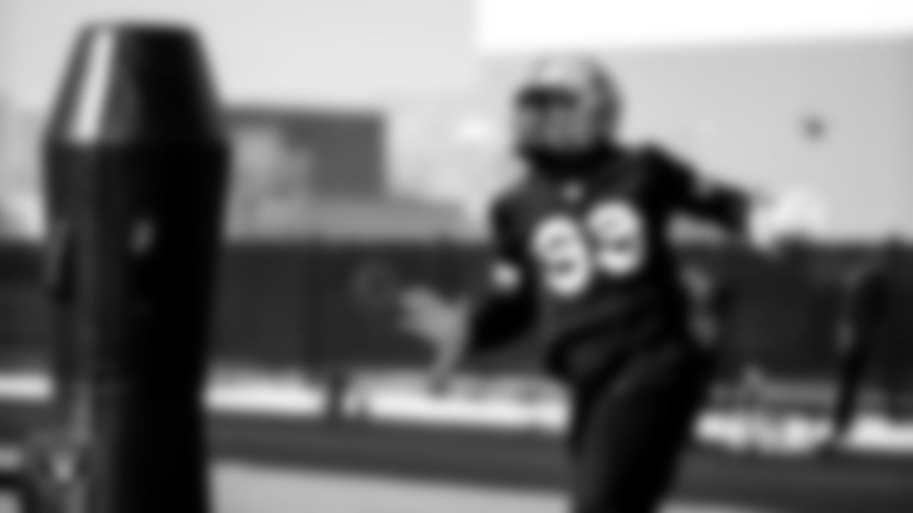 Las Vegas Raiders defensive end Arden Key (99) during practice.