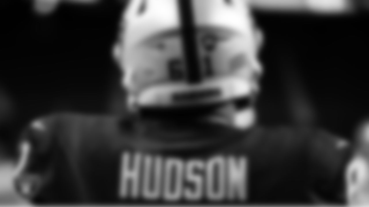 Las Vegas Raiders center Rodney Hudson (61) warming up before the regular season home game against the Kansas City Chiefs.