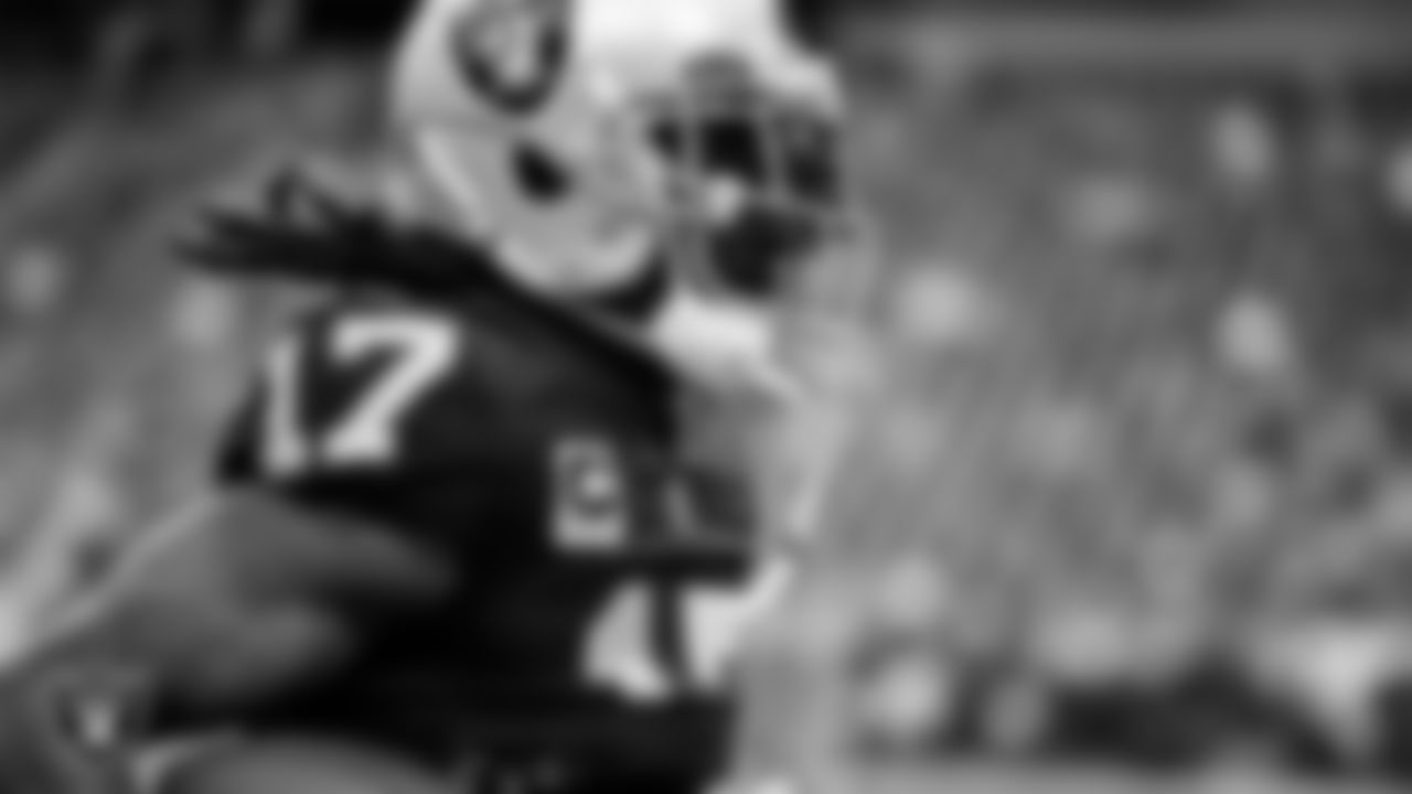 Las Vegas Raiders wide receiver Davante Adams (17) warming up before the regular season home game against the Indianapolis Colts at Allegiant Stadium.