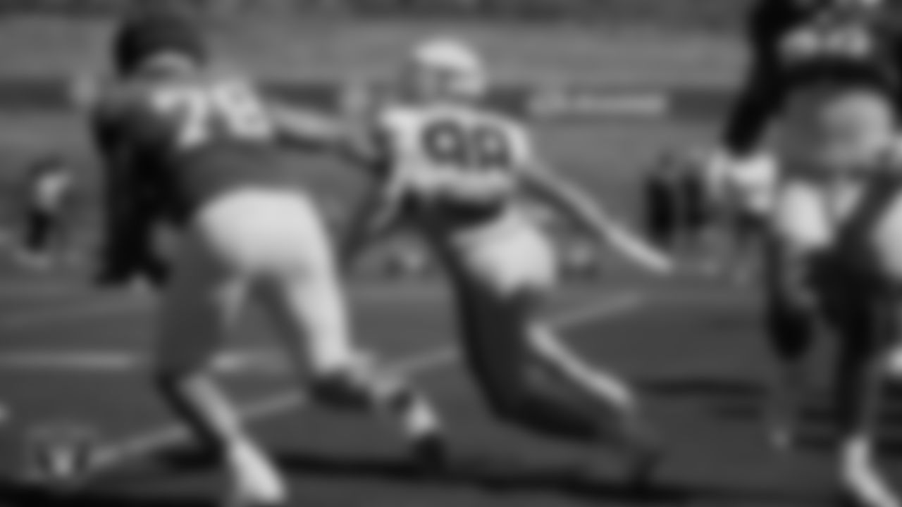 Las Vegas Raiders defensive end Maxx Crosby (98) on the field for a joint practice with the Los Angeles Rams at 2023 Training Camp at California Lutheran University.