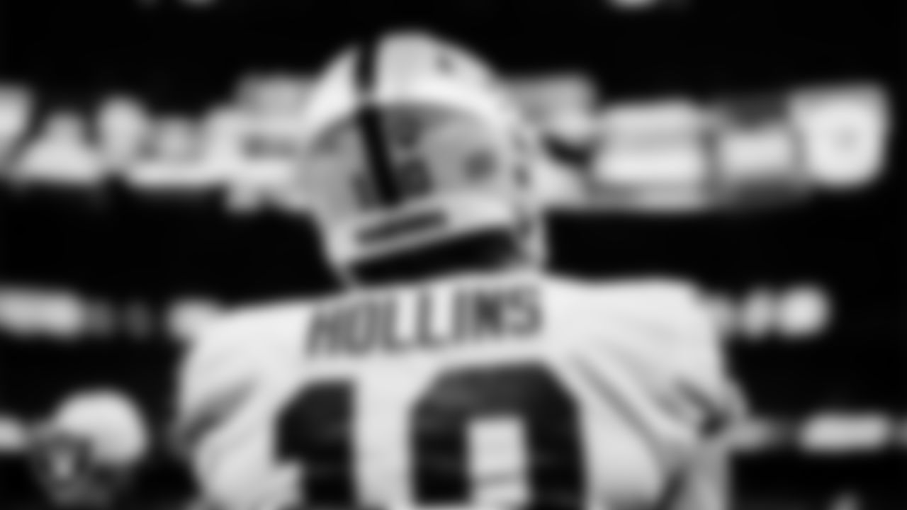 Las Vegas Raiders wide receiver Mack Hollins (10) warming up before the regular season away game against the New Orleans Saints at Caesars Superdome.