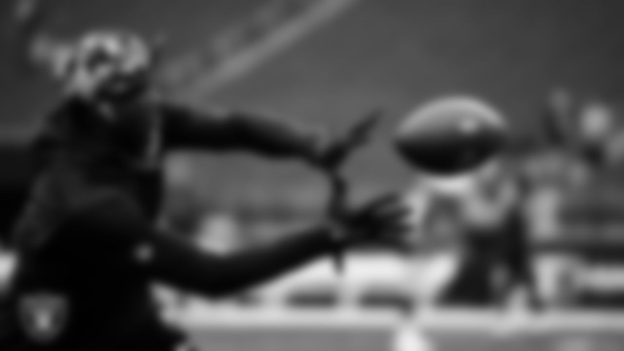 Las Vegas Raiders wide receiver Isaiah Zuber (89) warming up before the preseason home game against the Minnesota Vikings at Allegiant Stadium.