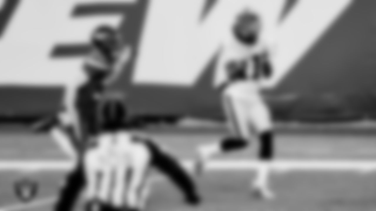 Las Vegas Raiders wide receiver Henry Ruggs III (11) makes a 46-yard touchdown catch during the regular season game against the New York Jets at MetLife Stadium.
