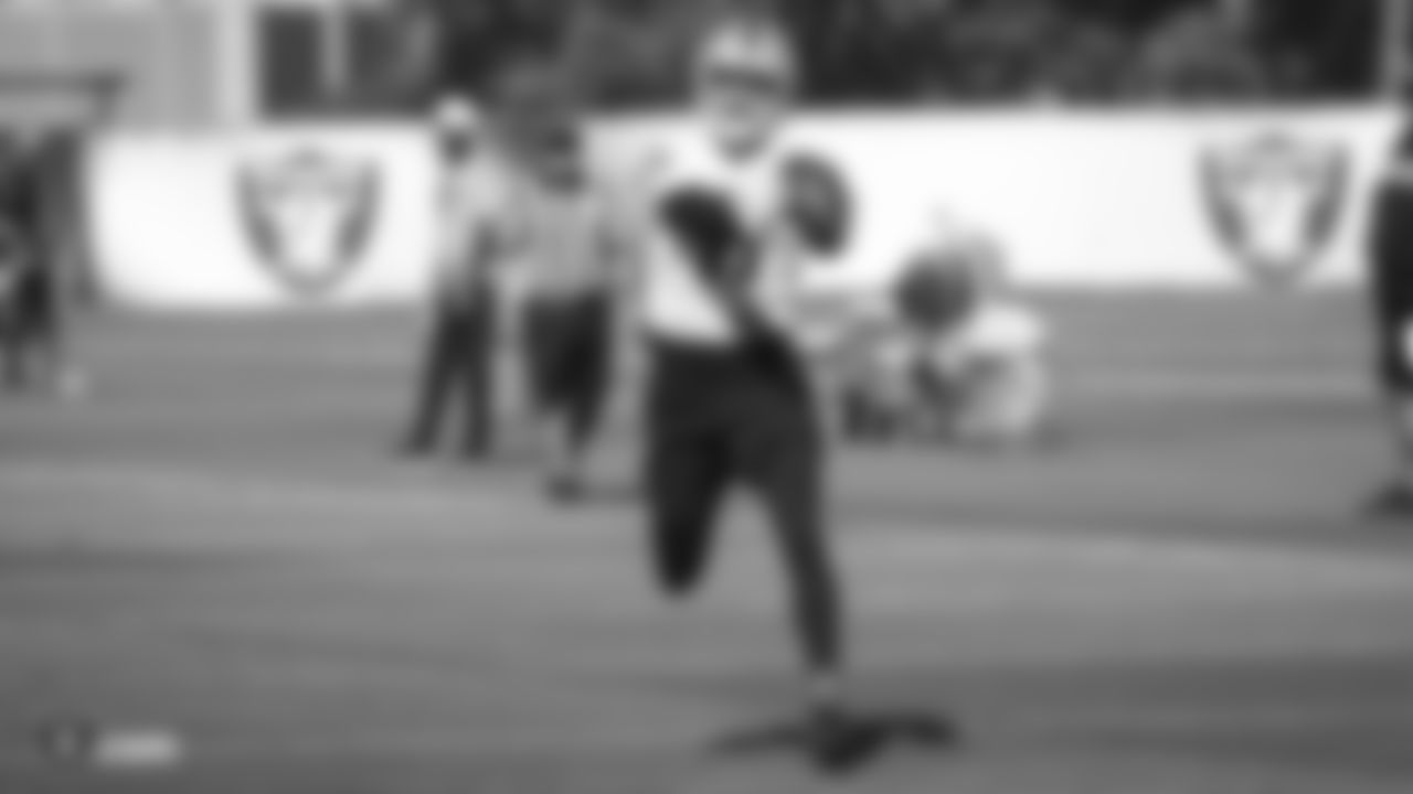 Raiders wide receiver Trevor Davis (11) makes a catch during practice.