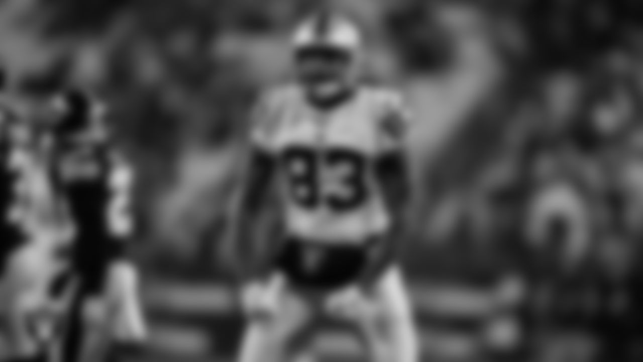Las Vegas Raiders tight end Darren Waller (83) during the regular season away game against the Pittsburgh Steelers at Acrisure Stadium.
