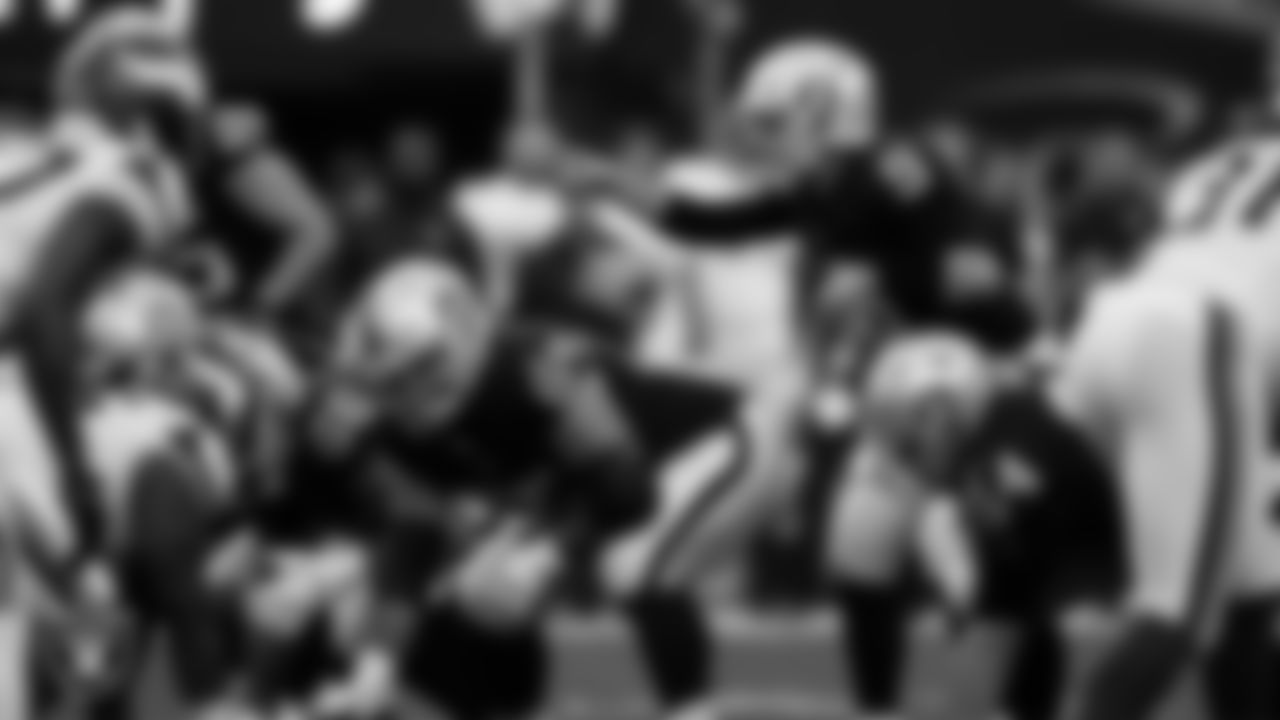 Las Vegas Raiders quarterback Nick Mullens (9) calls out the defense during the preseason home game against the Minnesota Vikings at Allegiant Stadium.