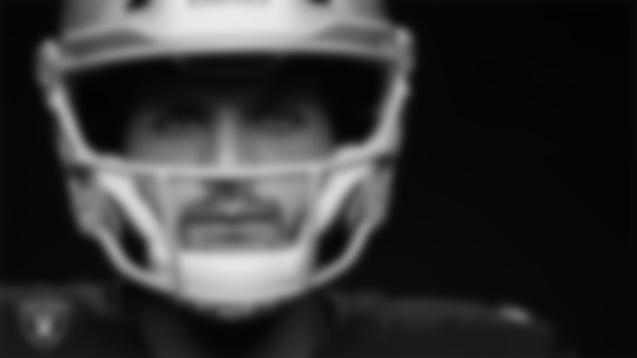 QB Derek Carr