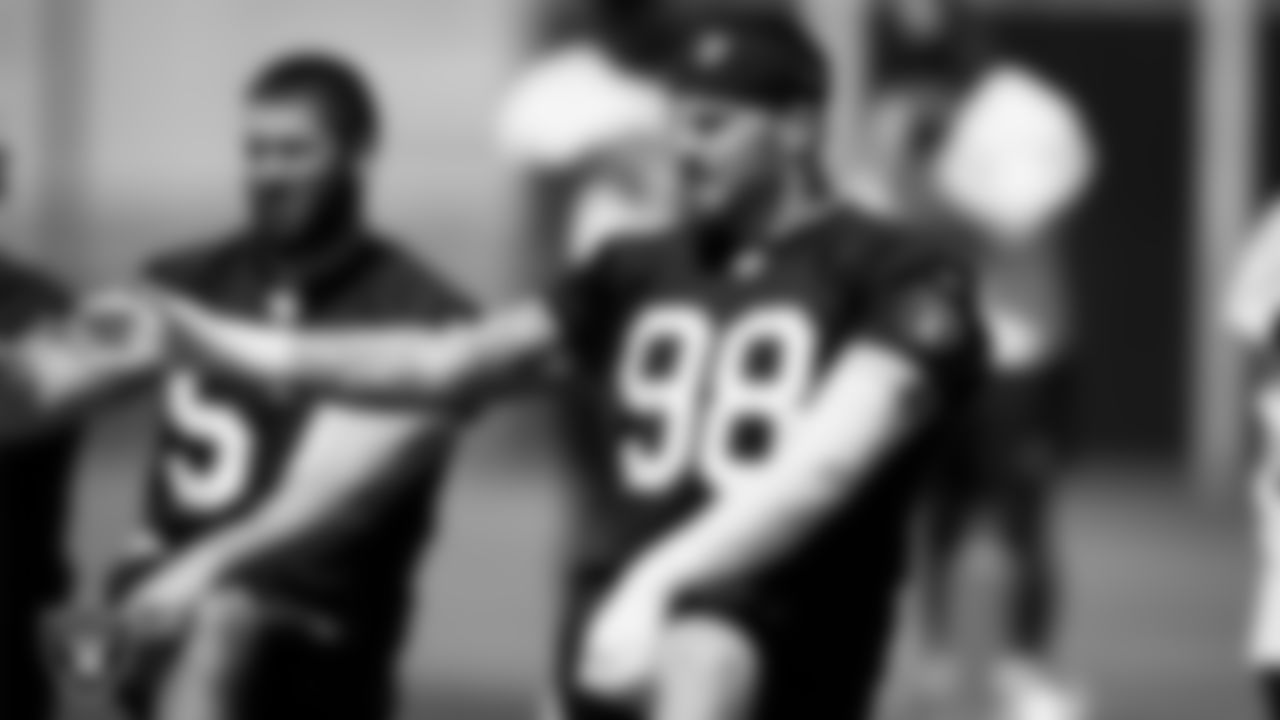 Las Vegas Raiders defensive end Maxx Crosby (98) during Day Three of 2022 Veteran Minicamp.