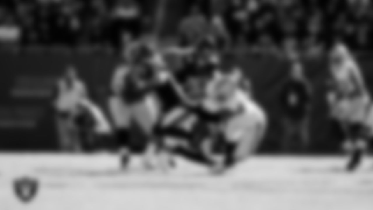 Las Vegas Raiders defensive end Tyree Wilson (9) during the regular season away game against the Chicago Bears at Soldier Field.