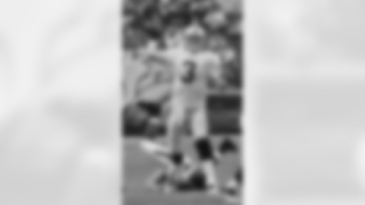 QB Carson Palmer threw for 164 yards and a touchdown.
