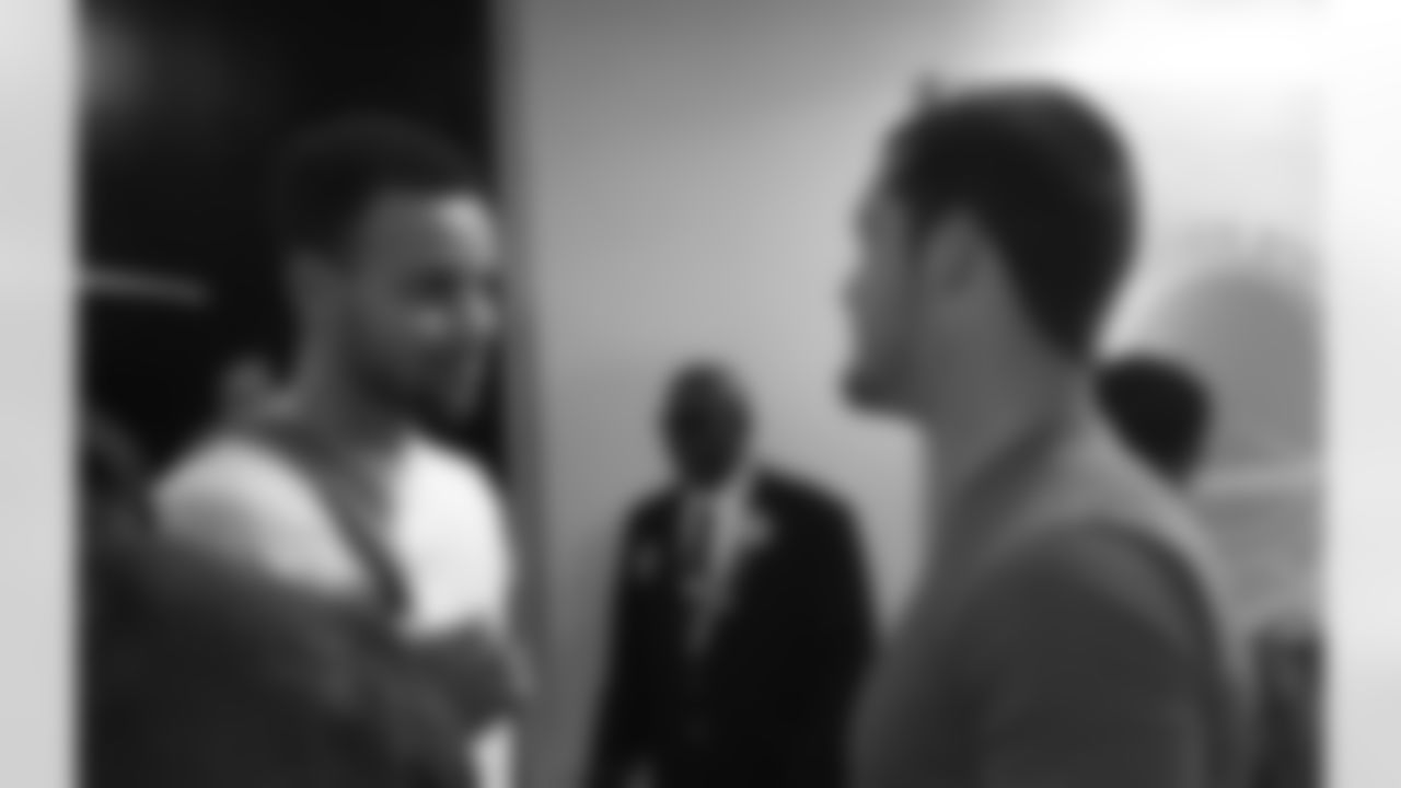 QB Derek Carr