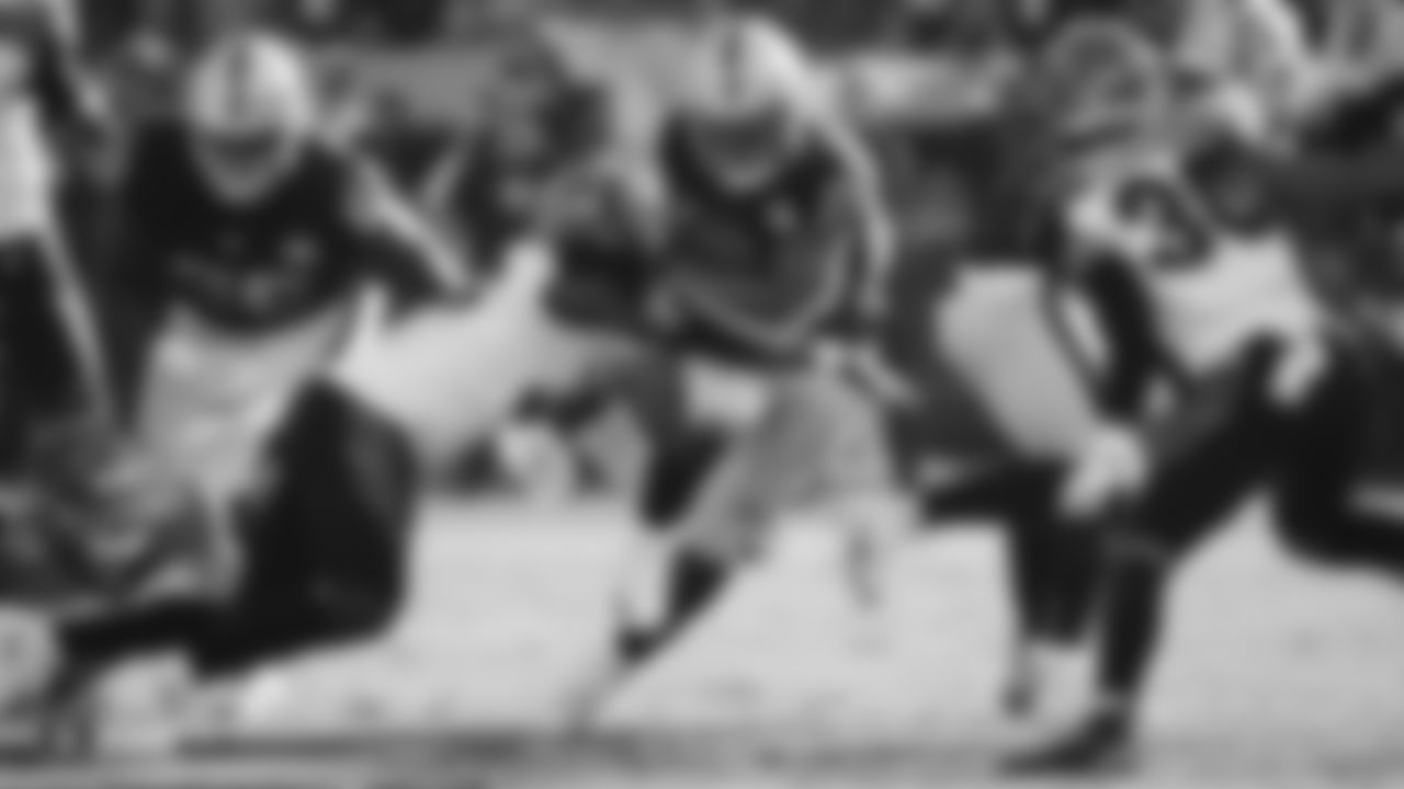 Raiders running back Josh Jacobs (28) during the regular season game against the Cincinnati Bengals at the Oakland-Alameda County Coliseum.