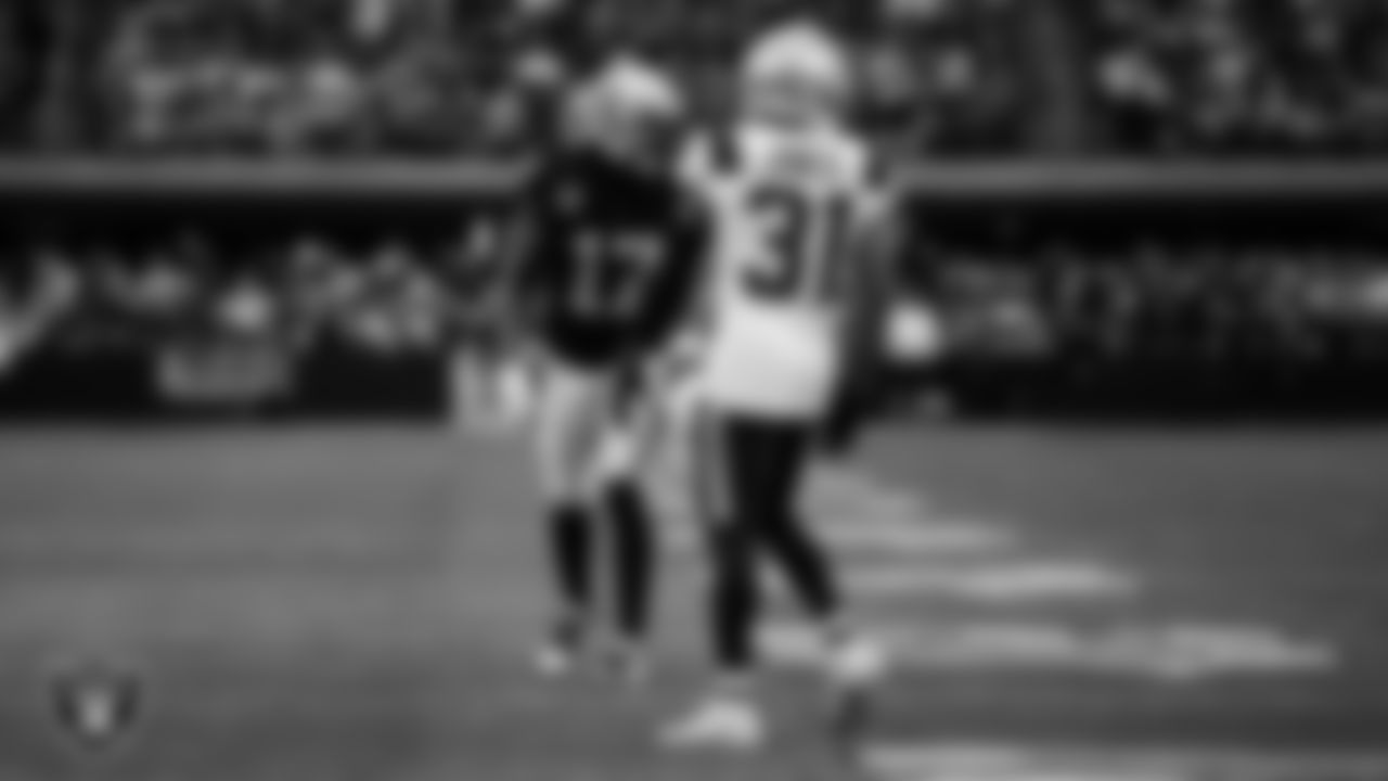 Las Vegas Raiders wide receiver Davante Adams (17) during the regular season home game against the New England Patriots at Allegiant Stadium.