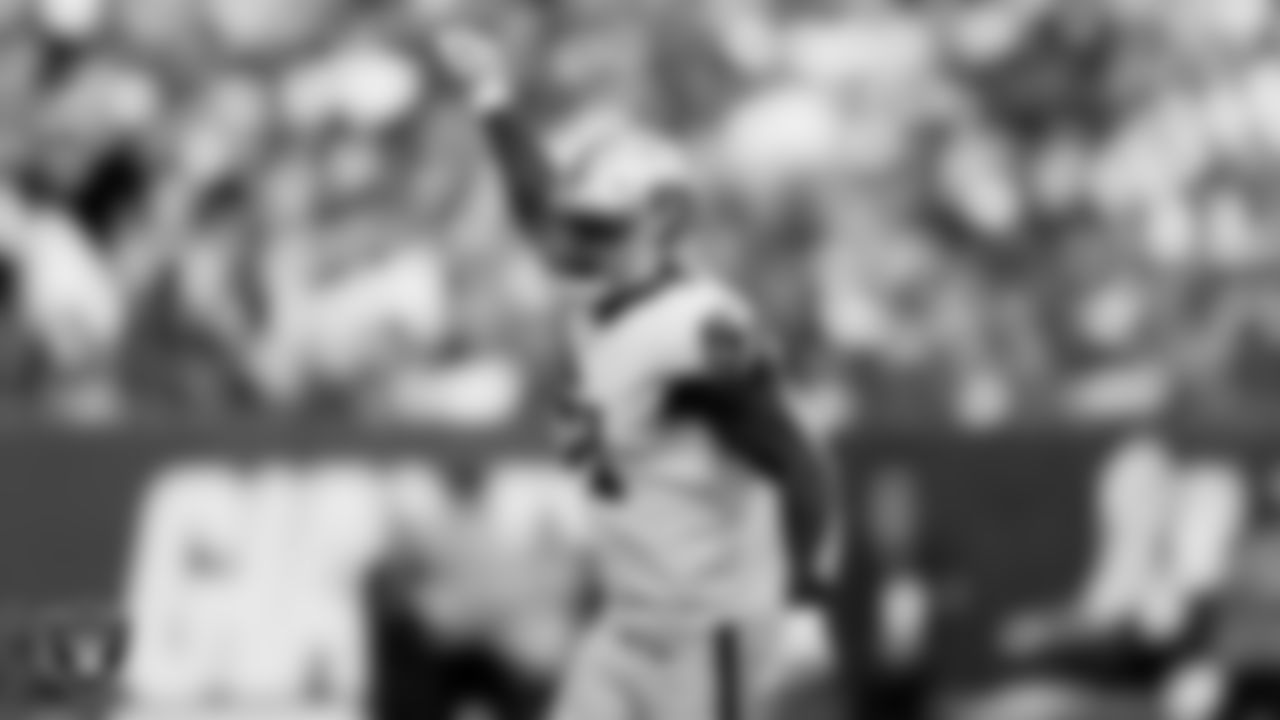 Las Vegas Raiders defensive end Yannick Ngakoue (91) celebrates after sacking the quarterback during the regular season away game against the New York Giants.