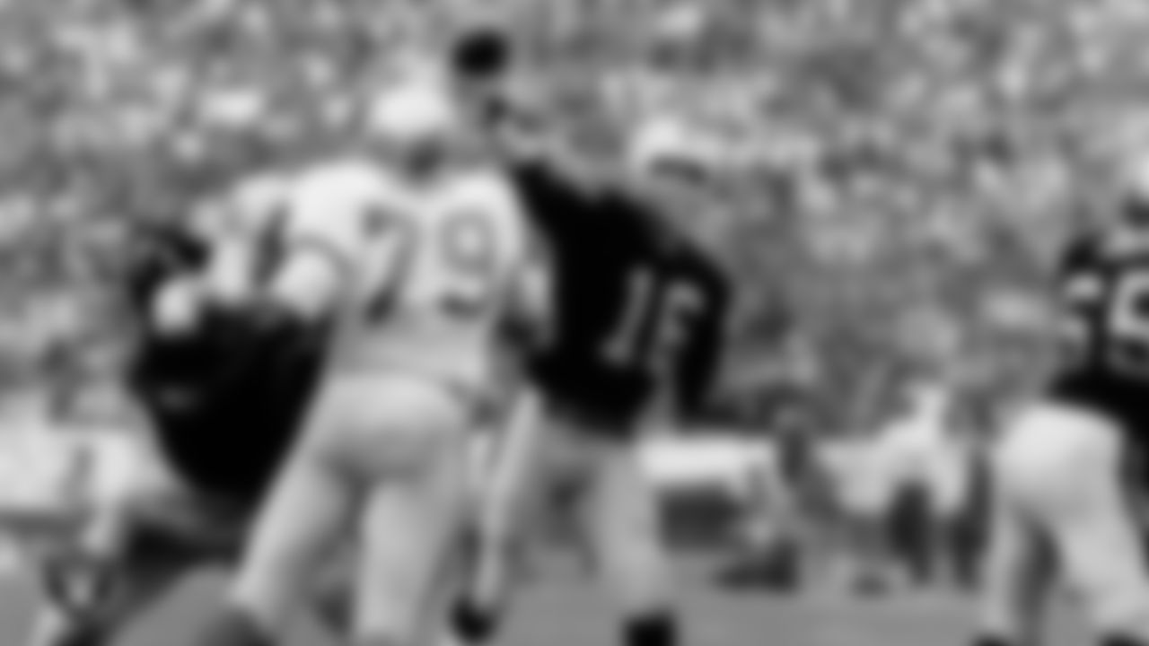 Jim Plunkett joined the Raiders in 1978 as a backup to Kenny Stabler. Plunkett got his chance to start in 1980 and went on to be named Super Bowl XV MVP and also led the Raiders to the Super Bowl XVIII title. Plunkett played in 70 regular-season games with 57 starts and completed 960 of 1,707 pass attempts for 12,665 yards and 80 TDs.
