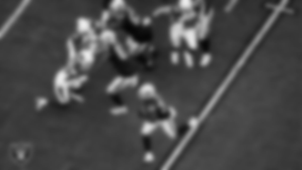 Las Vegas Raiders running back Zamir White (35) rushes during the regular season home game against the Arizona Cardinals at Allegiant Stadium.