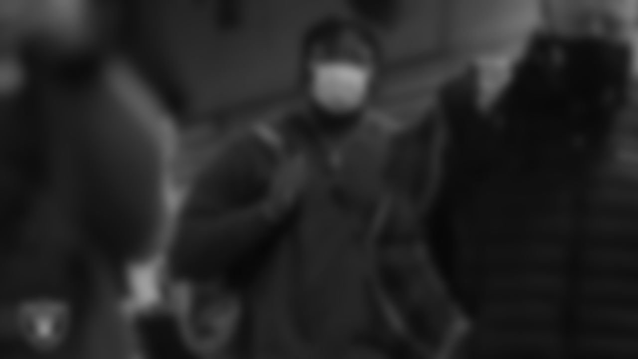 Las Vegas Raiders guard/tackle Alex Leatherwood (70) arrives to the regular season away game against the Indianapolis Colts.
