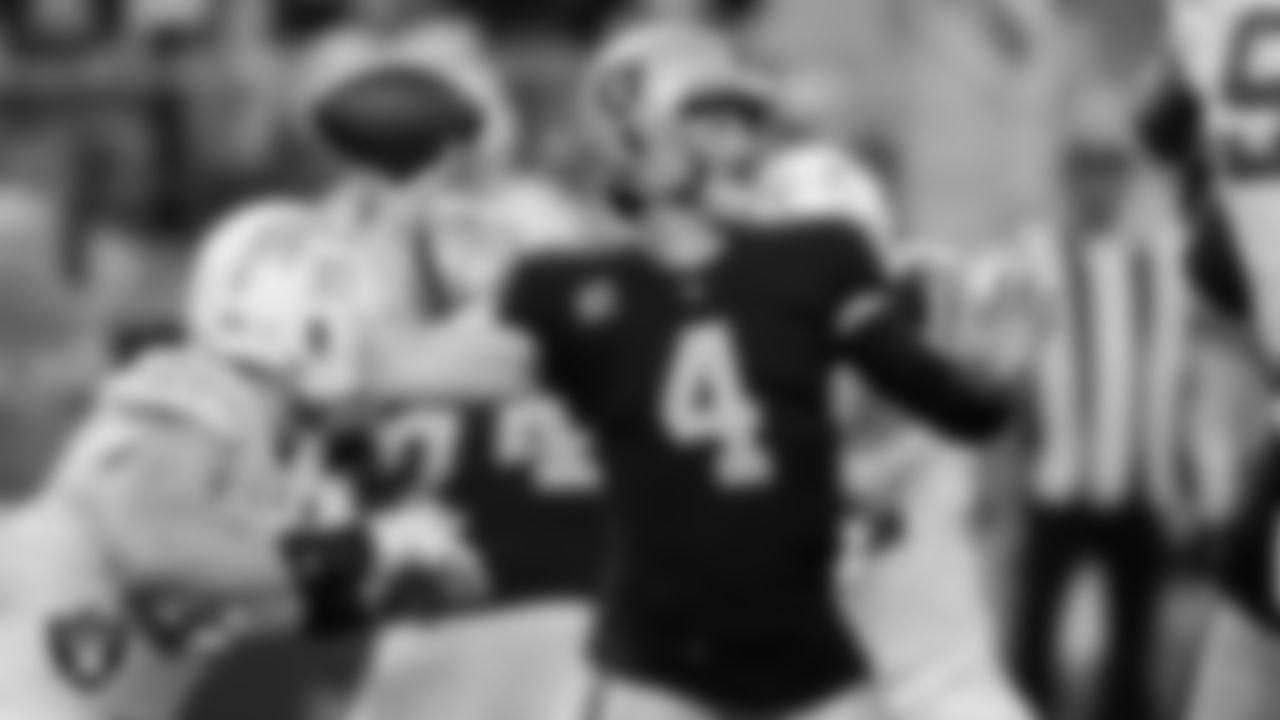 Las Vegas Raiders quarterback Derek Carr (4) passes during the regular season home game against the Los Angeles Chargers.