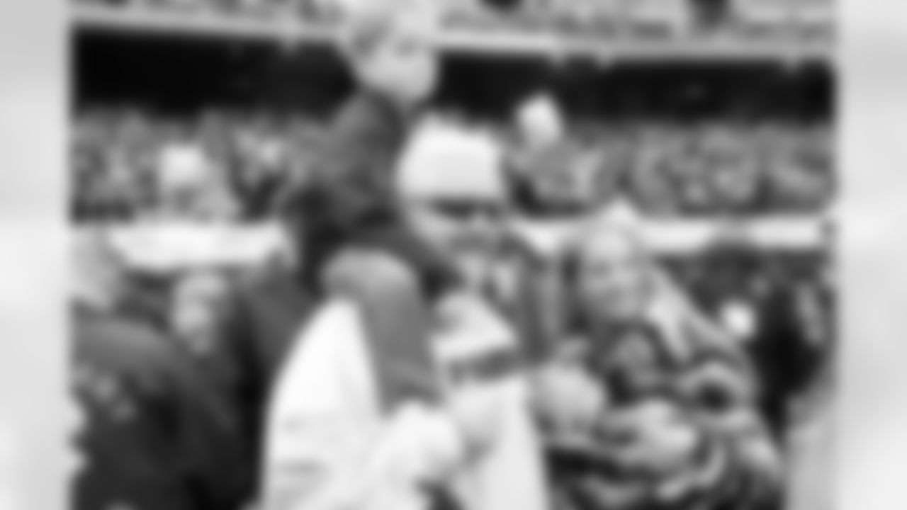 FoodNetwork host and chef Guy Fieri roams the Raiders sideline pregame.