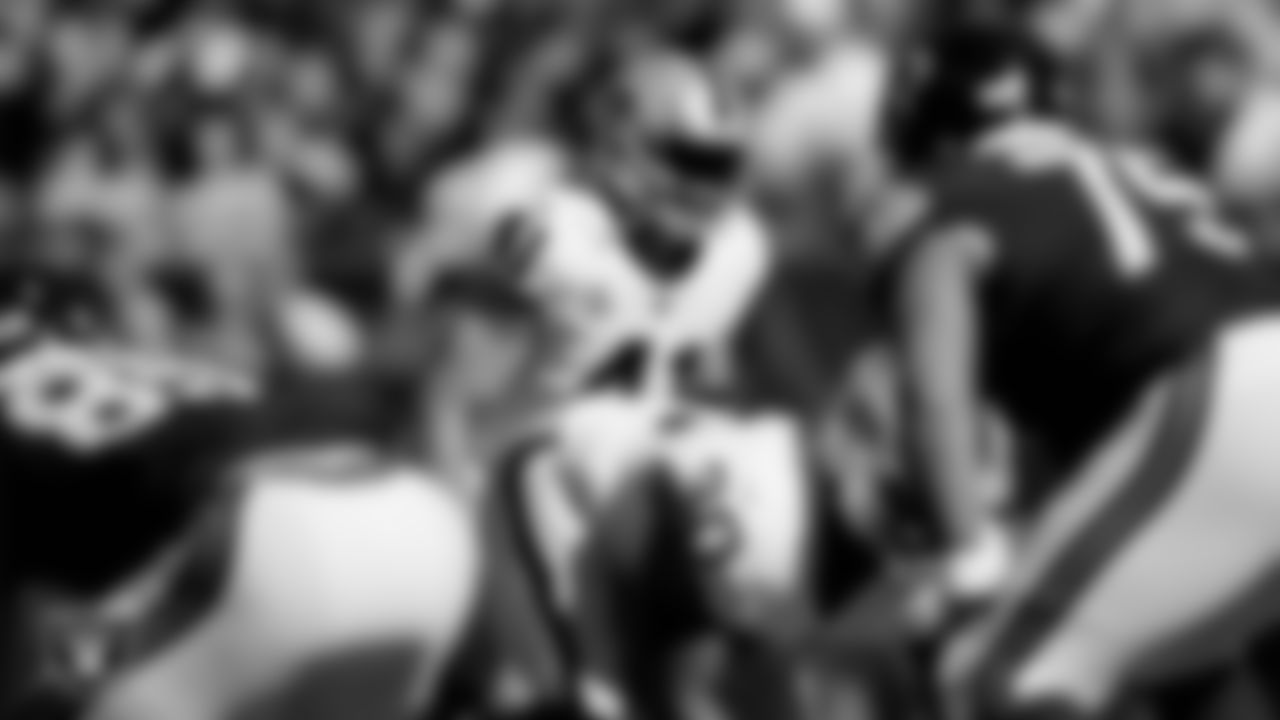 Las Vegas Raiders linebacker Robert Spillane (41) during the regular season away game against the Chicago Bears at Soldier Field.