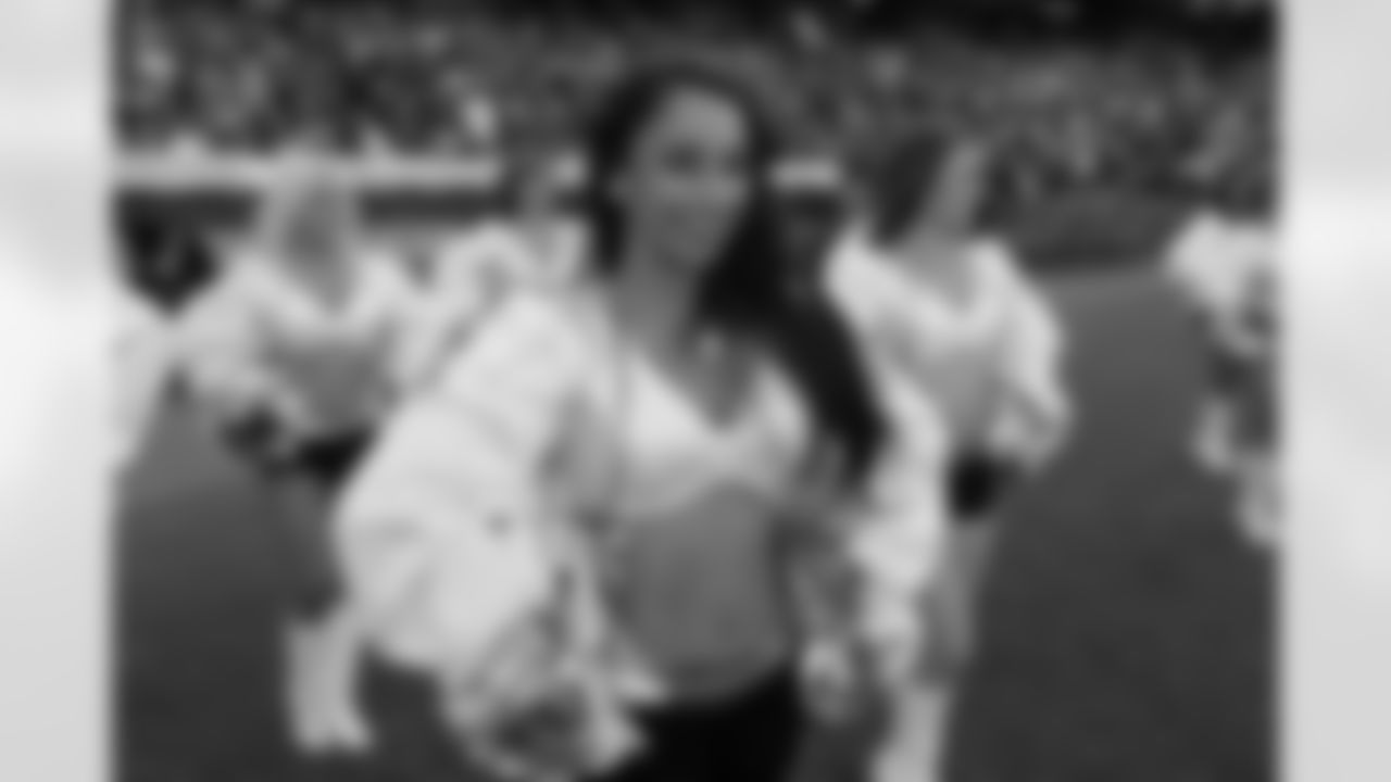 Raiderette Sarah Marie
