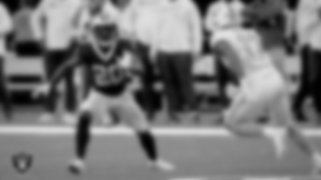 DB Ken Crawley