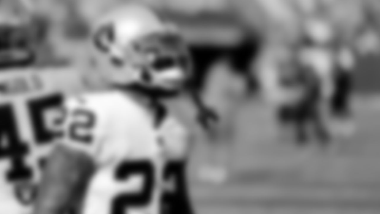 Las Vegas Raiders cornerback Keisean Nixon (22) warming up before the regular season away game against the New York Giants.