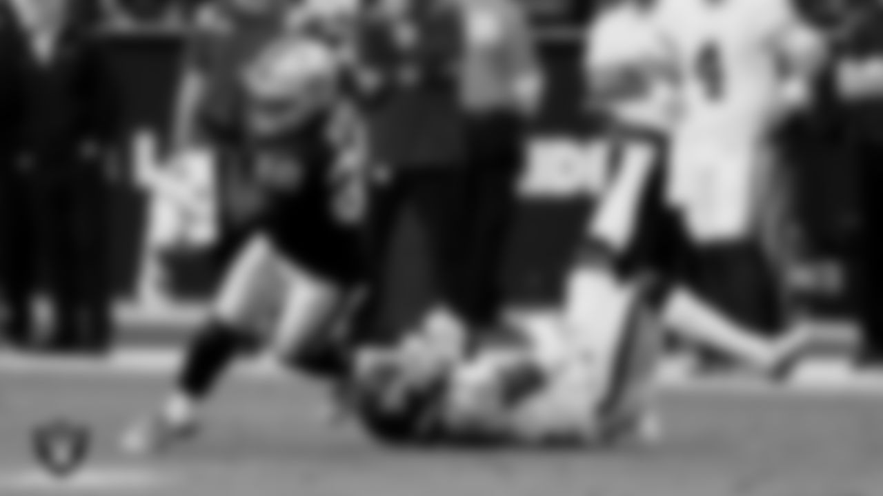 Las Vegas Raiders running back Josh Jacobs (28) during the regular season home game against the Washington Football Team at Allegiant Stadium.