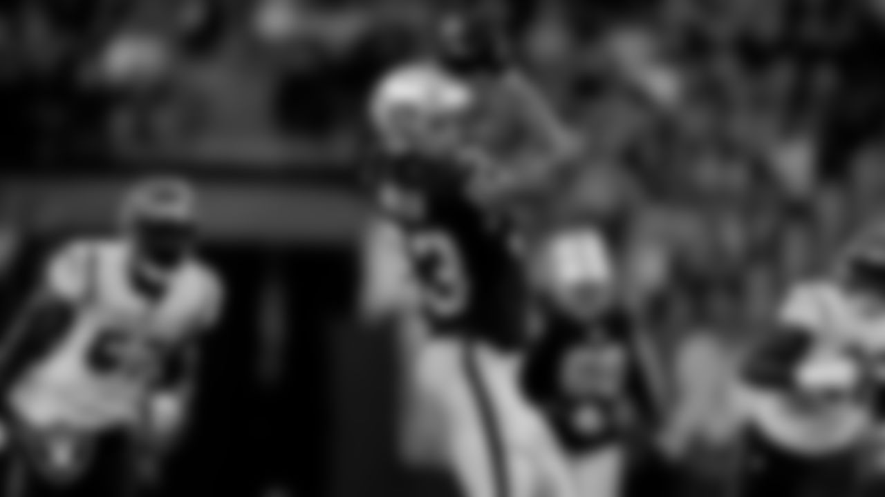 Las Vegas Raiders tight end Darren Waller (83) during the regular season home game against the Cincinnati Bengals.