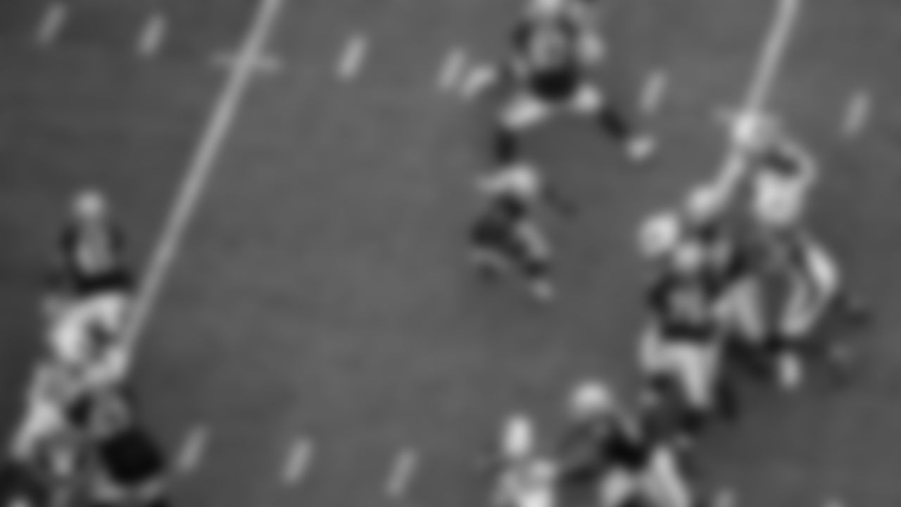 Las Vegas Raiders running back Josh Jacobs (28) during the regular season home game against the Arizona Cardinals at Allegiant Stadium.