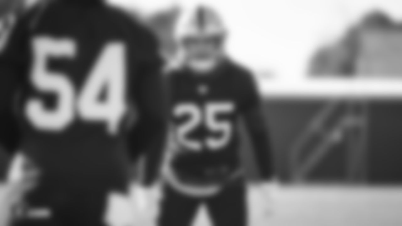 Raiders safety Erik Harris (25) goes through defensive drills during practice.
