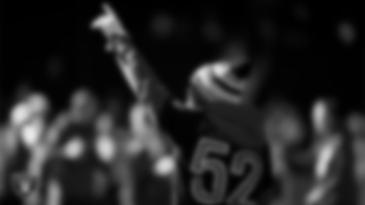 Las Vegas Raiders linebacker Denzel Perryman (52) during a practice for the 2022 Pro Bowl.