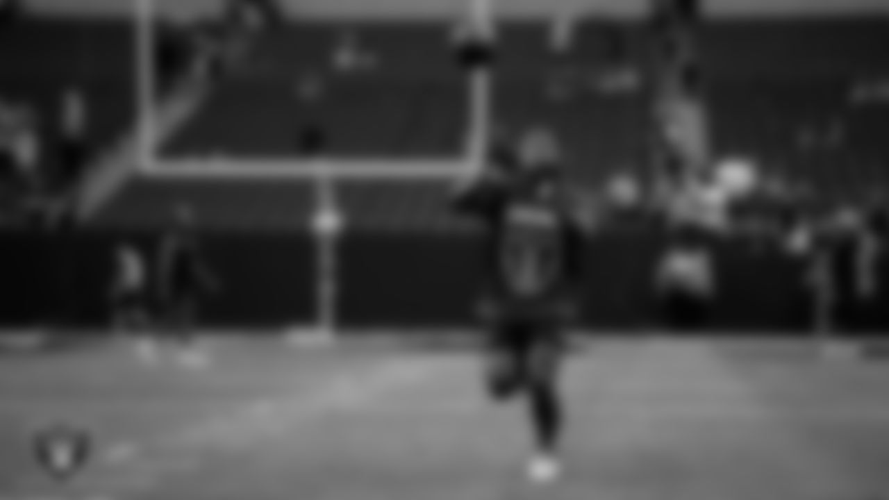 Las Vegas Raiders running back Josh Jacobs (8) warming up before the regular season home game against the Pittsburgh Steelers at Allegiant Stadium.