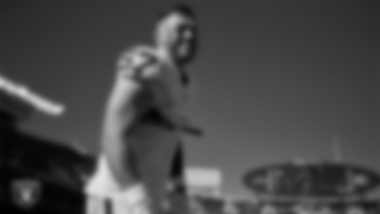 Las Vegas Raiders linebacker Will Compton (57) warming up before the regular season away game against the Kansas City Chiefs.