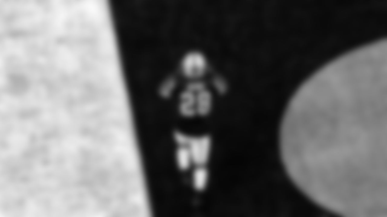 Las Vegas Raiders running back Josh Jacobs (28) warming up before the regular season home game against the Indianapolis Colts.