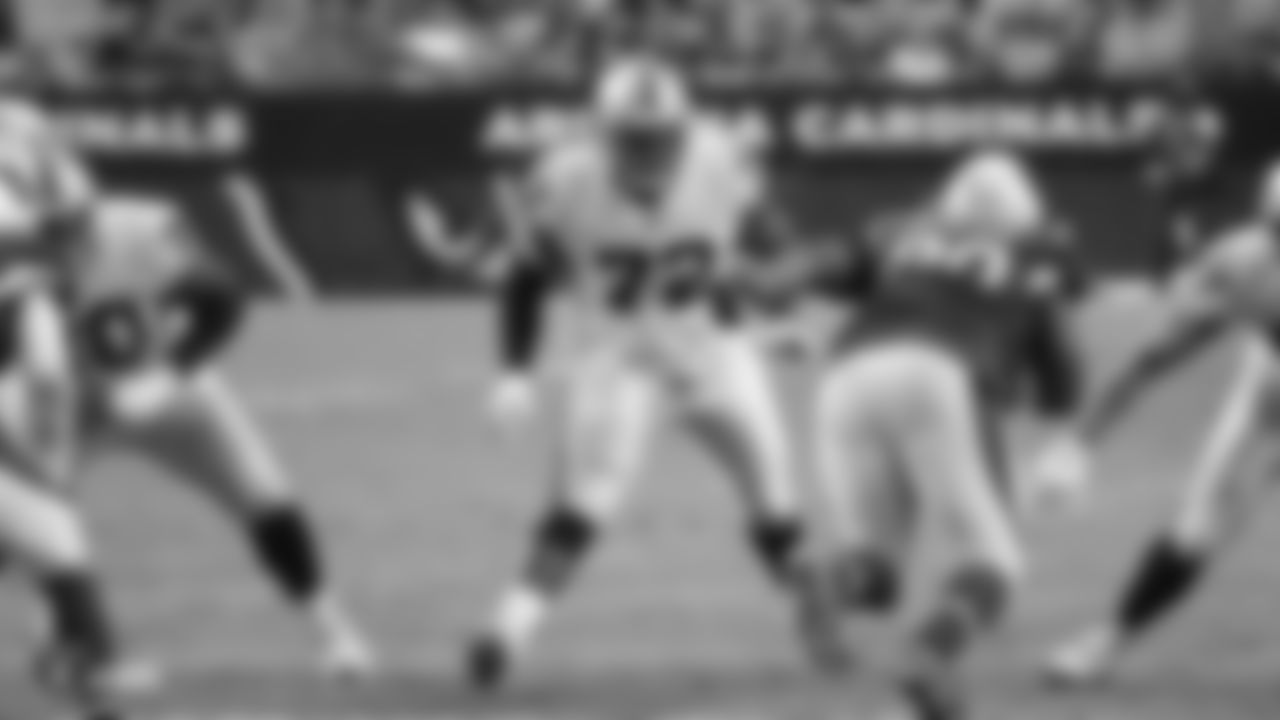 Raiders tackle David Sharpe (72) blocks during the Raiders preseason game against the Arizona Cardinals.