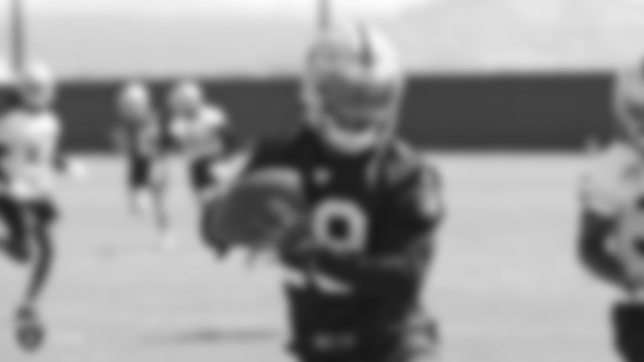 Raiders running back Josh Jacobs (28) on the field for practice.