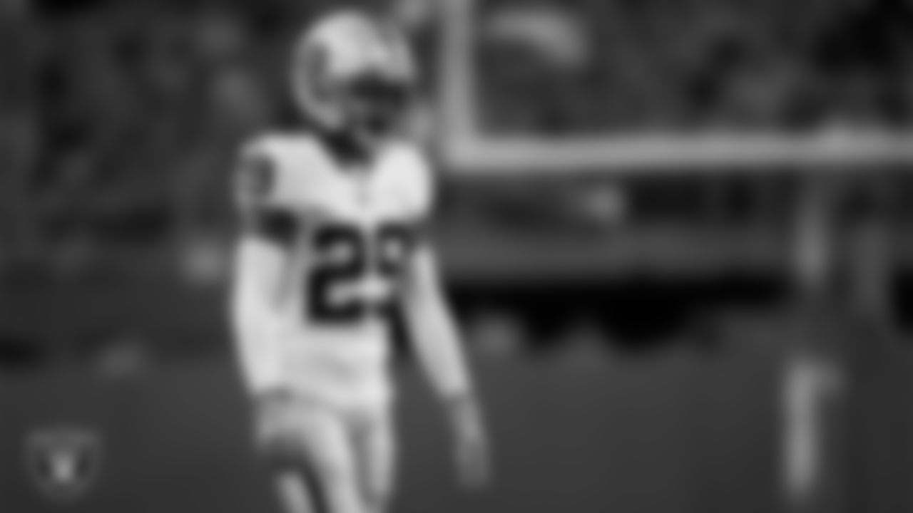 CB Anthony Averett