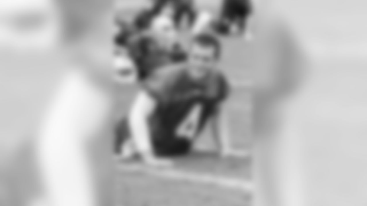 QB Derek Carr