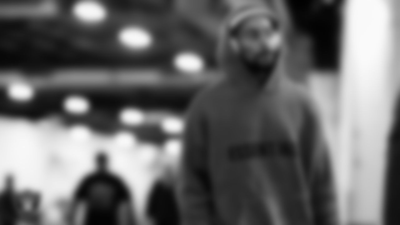 Las Vegas Raiders cornerback Anthony Averett (29) arrives to the regular season away game against the Denver Broncos at Empower Field at Mile High.