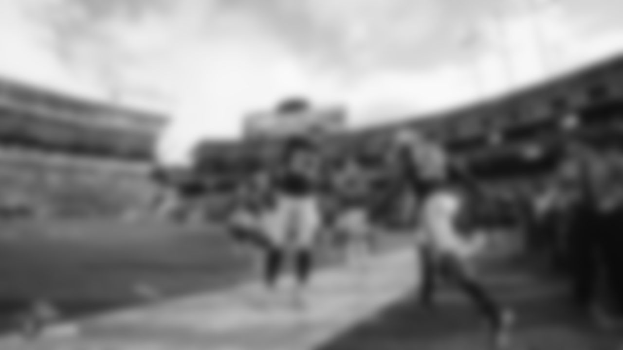 Raiders linebacker Tahir Whitehead (59) is introduced onto the field before their regular season game against the Tennessee Titans.
