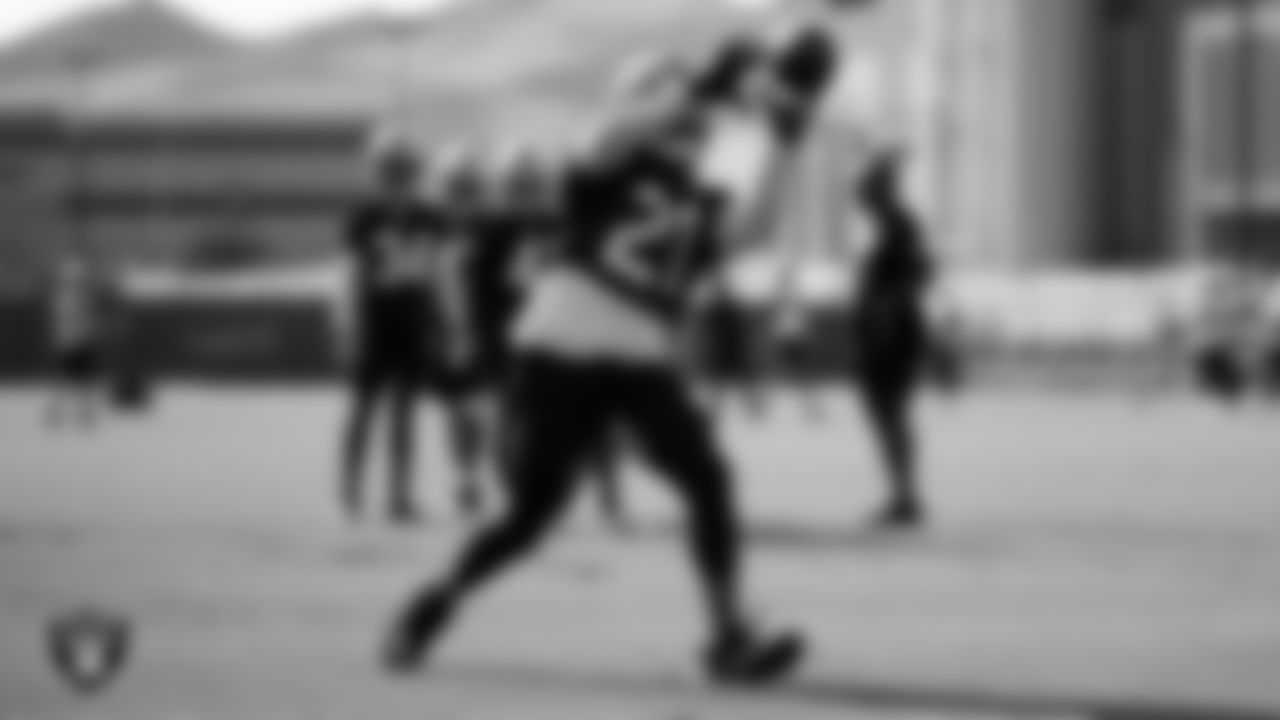 CB Amik Robertson
