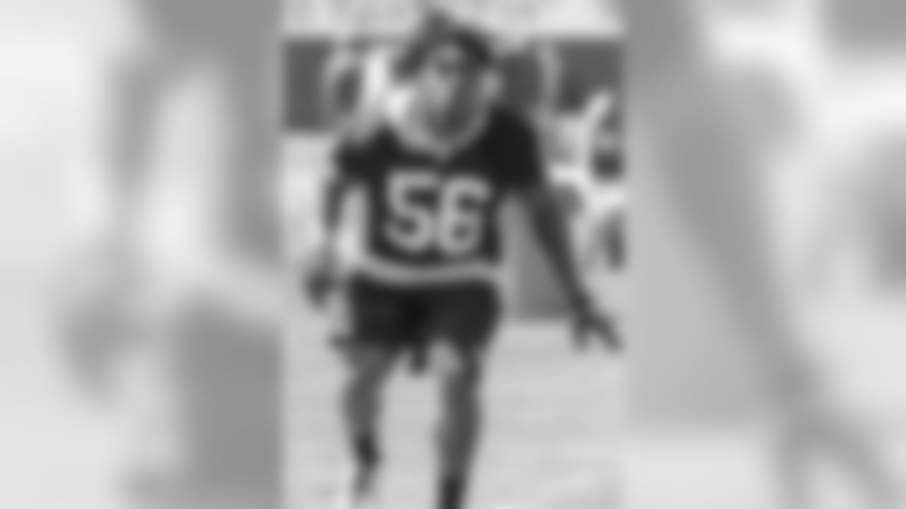 LB Daren Bates