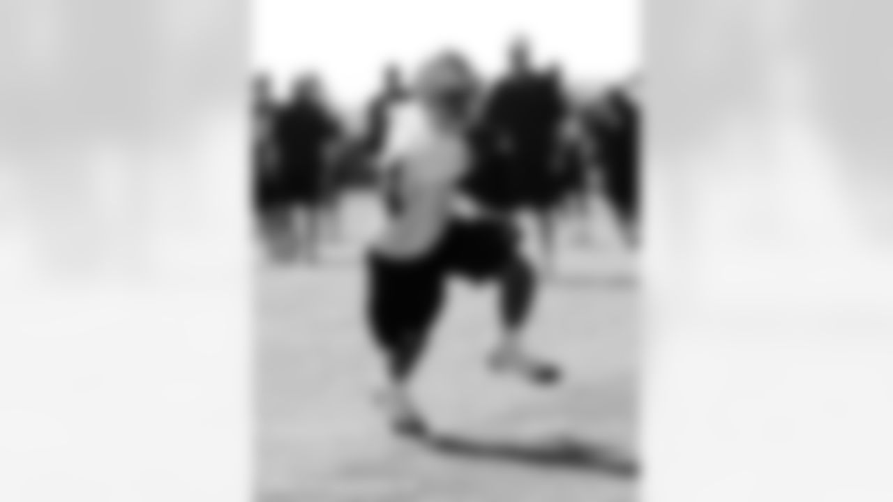 WR Duke Calhoun turns to run after the catch.