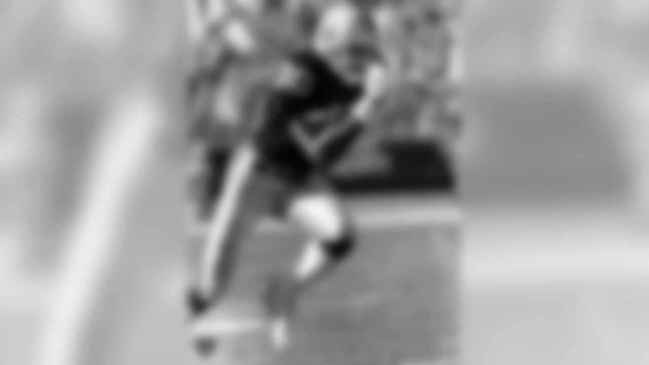 James Lofton played for the Raiders from 1987-88, starting 28 games and catching 69 passes for 1,429 yards and five TDs. He was inducted into the Pro Football Hall of Fame in 2003. Lofton also spent 2008 as the Raiders wide receivers coach.