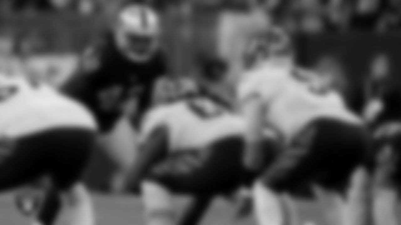 Las Vegas Raiders linebacker Cory Littleton (42) during the regular season home game against the Cincinnati Bengals.