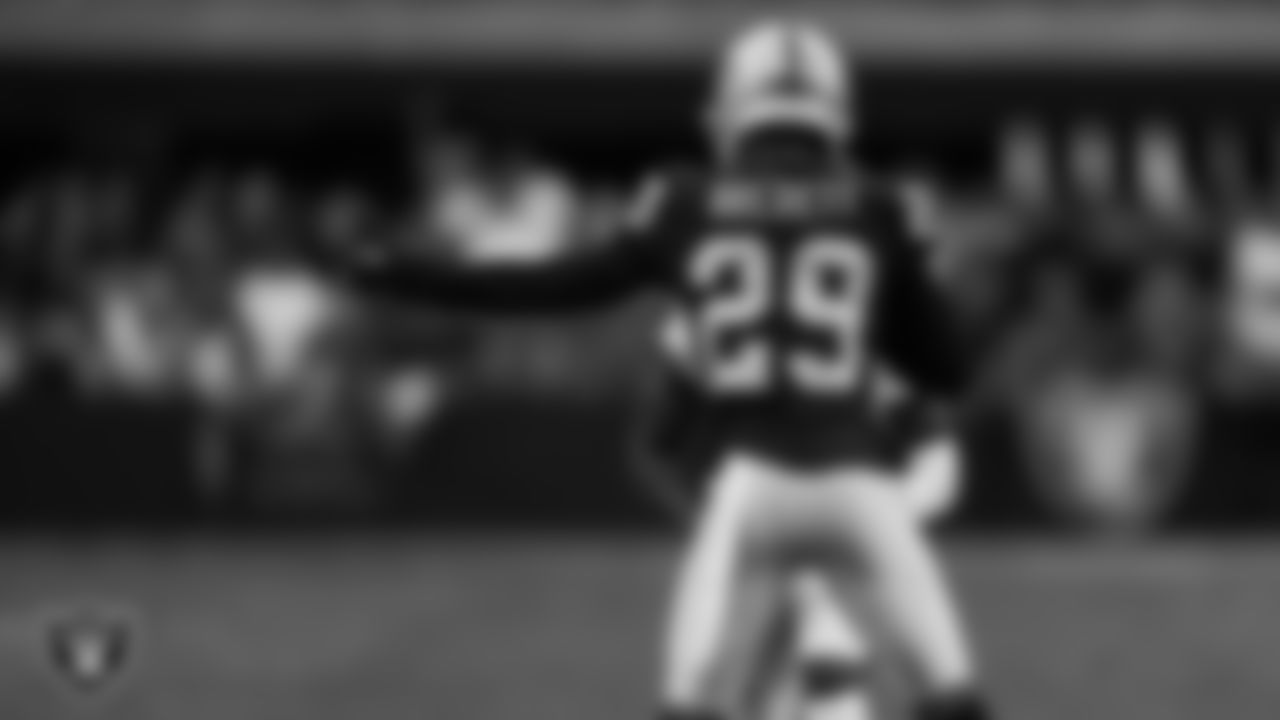 Las Vegas Raiders cornerback Anthony Averett (29) lines up before the snap during the regular season home game against the Houston Texans at Allegiant Stadium.