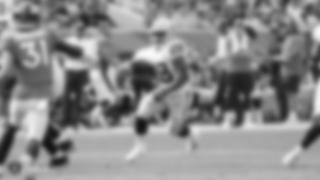 Raiders running back Doug Martin (28) during the Oakland Raiders regular season game against the Broncos in Week 2 at Broncos Stadium at Mile High, Sunday, September 16, 2018, in Denver, Colorado.