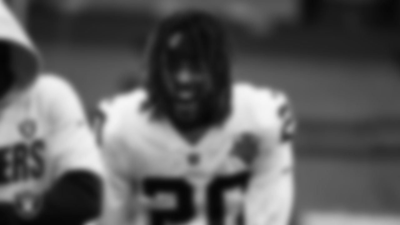 Las Vegas Raiders cornerback Damon Arnette (20) warming up before the regular season away game against the Denver Broncos.